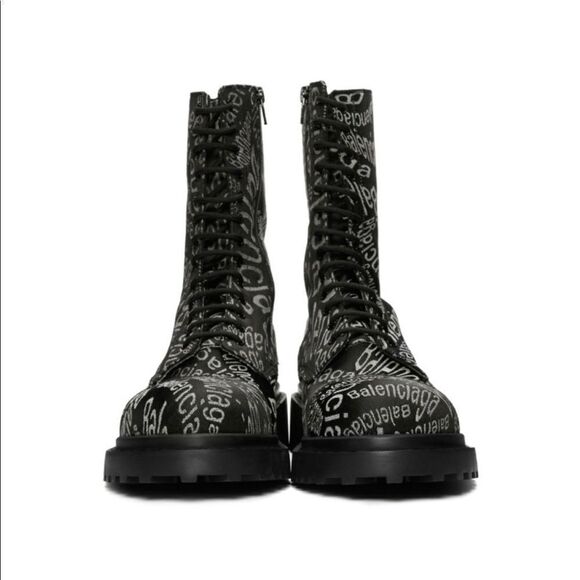 Balenciaga Logo Wave Boots - Picture 1 of 15